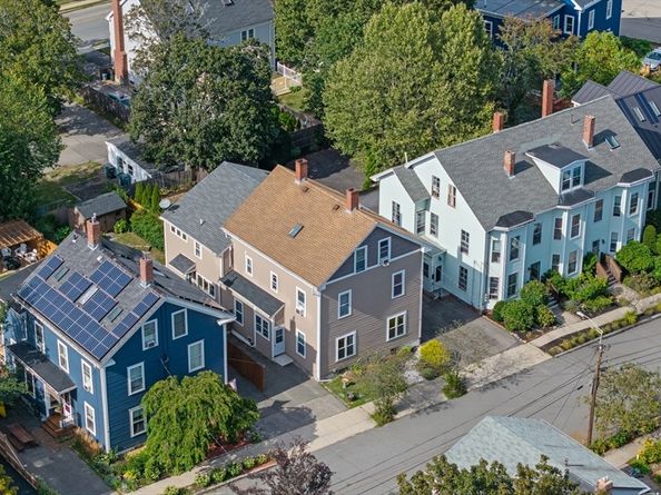 14 Dalton St, Newburyport MA 01950