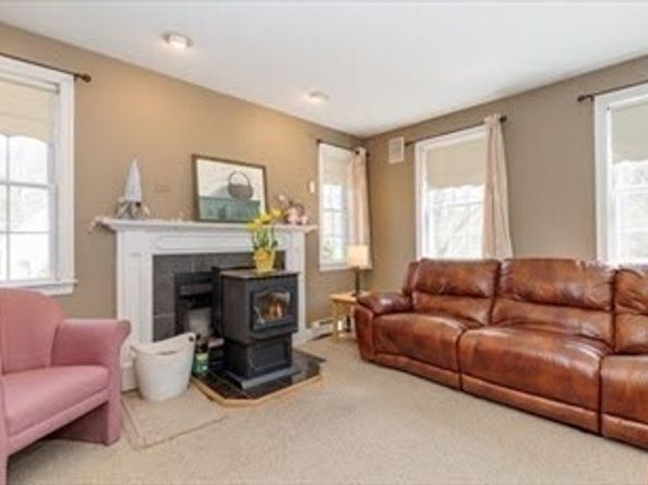 93 Haggerty Rd, Charlton MA 01507