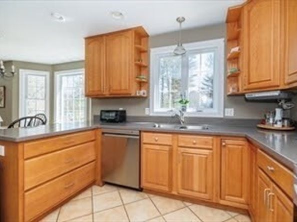 93 Haggerty Rd, Charlton MA 01507