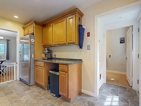 21 Pleasant St, Brookfield MA 01506