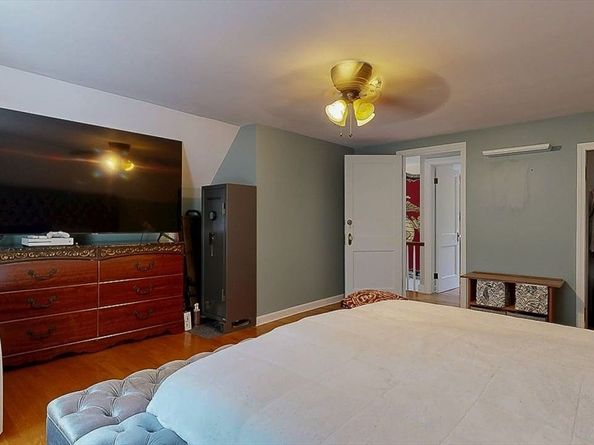 21 Pleasant St, Brookfield MA 01506