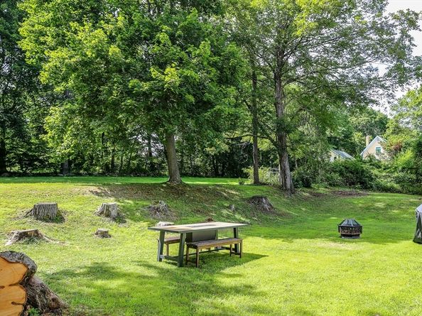 21 Pleasant St, Brookfield MA 01506