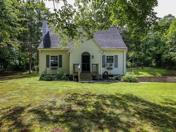 21 Pleasant St, Brookfield MA 01506