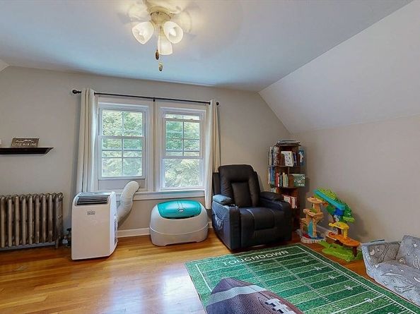 21 Pleasant St, Brookfield MA 01506