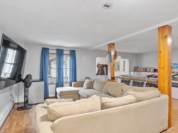 213 Cedar St, Sturbridge MA 01518