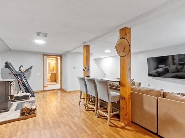 213 Cedar St, Sturbridge MA 01518