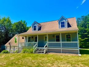 213 Cedar St, Sturbridge MA 01518