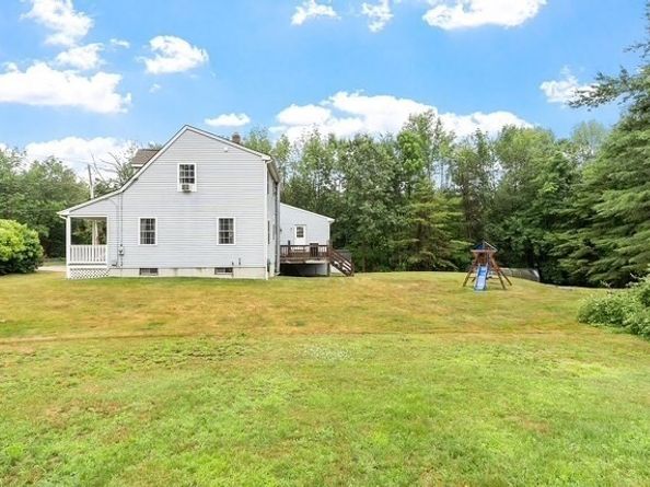 213 Cedar St, Sturbridge MA 01518