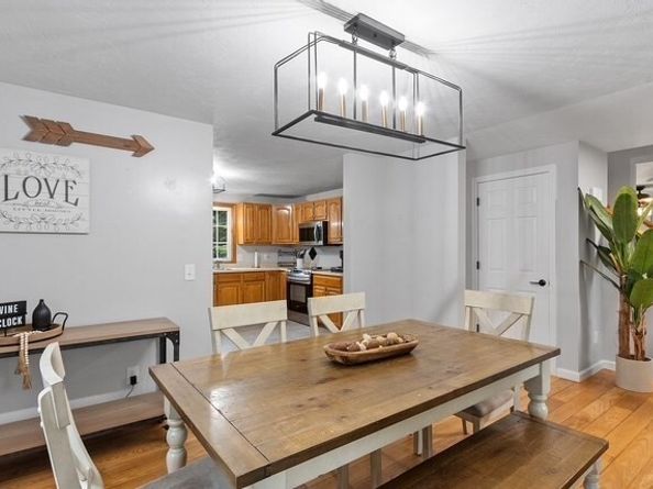 213 Cedar St, Sturbridge MA 01518