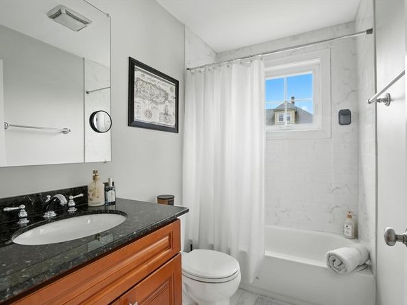 56 Town Hill St 56, Quincy MA 02169