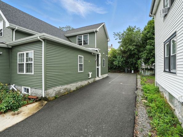 56 Town Hill St 56, Quincy MA 02169