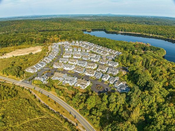 10 Waterville Lane 10, Hopkinton MA 01748