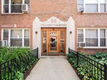 88 Strathmore