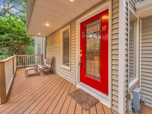 17 Cold Harbor Dr, Northborough MA 01532