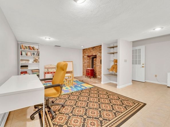 17 Cold Harbor Dr, Northborough MA 01532