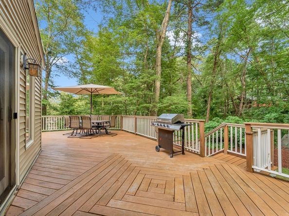 17 Cold Harbor Dr, Northborough MA 01532