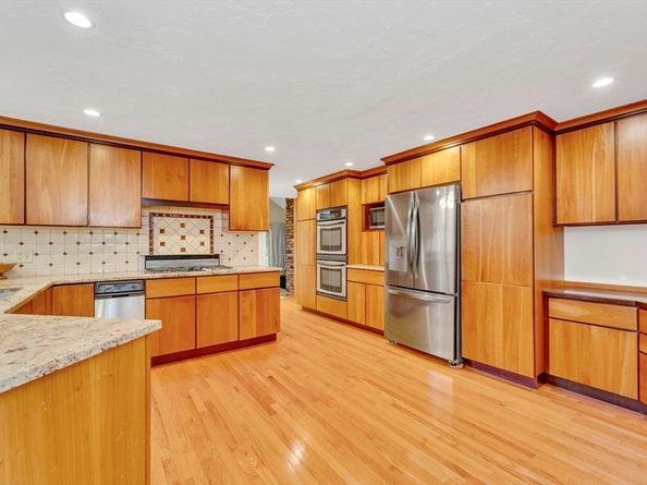 17 Cold Harbor Dr, Northborough MA 01532