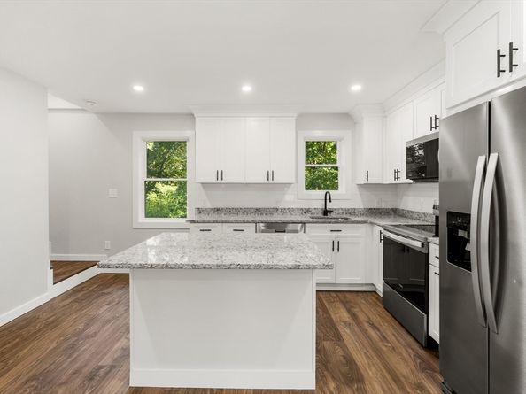 132 Summer St, Plymouth MA 02360