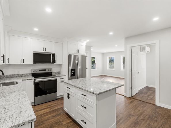 132 Summer St, Plymouth MA 02360