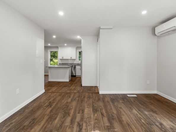 132 Summer St, Plymouth MA 02360