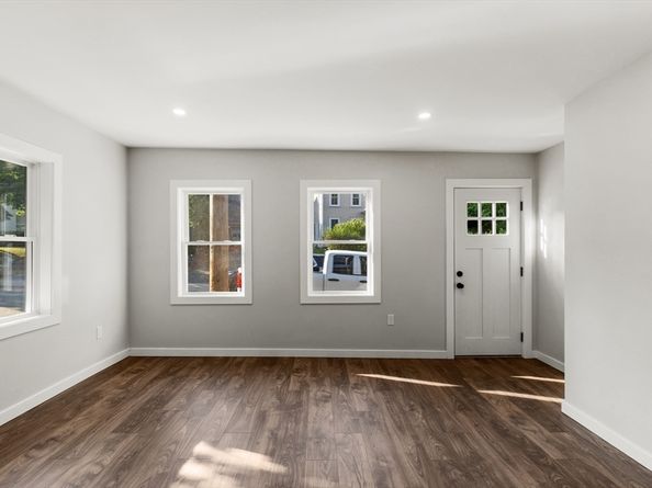 132 Summer St, Plymouth MA 02360
