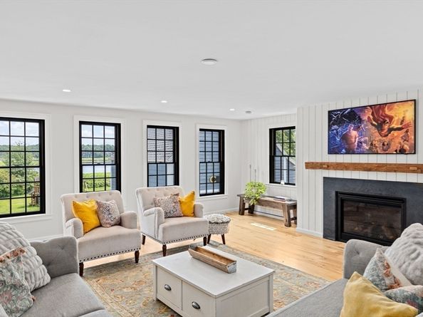 392 S Main St, Cohasset MA 02025