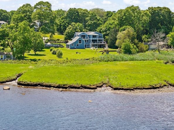 392 S Main St, Cohasset MA 02025