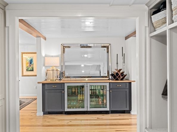 392 S Main St, Cohasset MA 02025