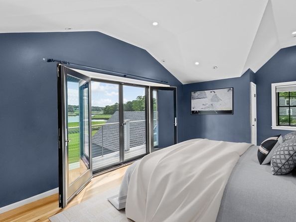 392 S Main St, Cohasset MA 02025