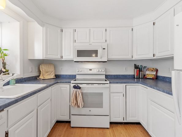 128 Parker St 3B, Acton MA 01720