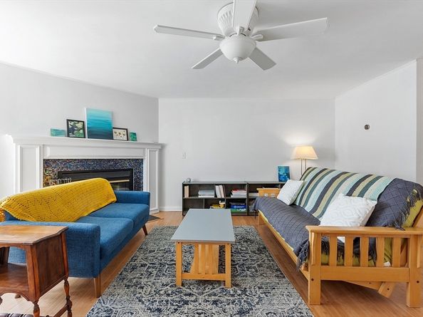 128 Parker St 3B, Acton MA 01720