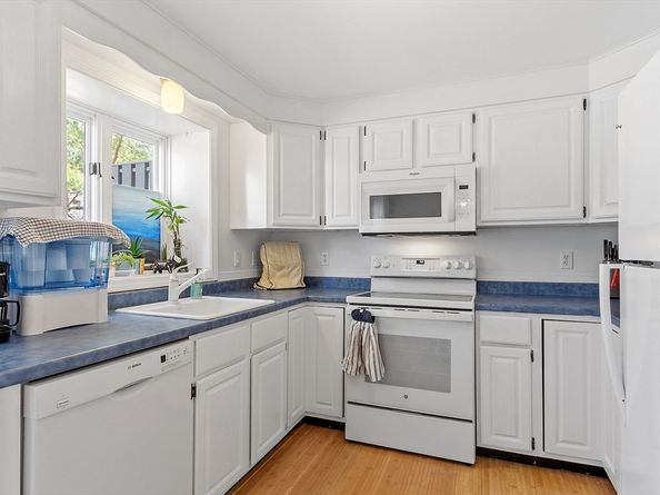 128 Parker St 3B, Acton MA 01720