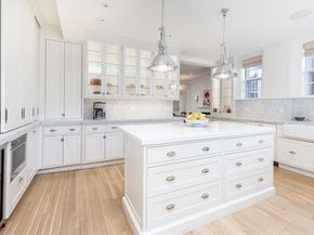 62 Beacon 3, Boston MA 02108
