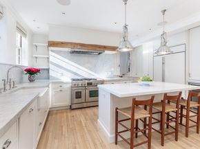 62 Beacon 3, Boston MA 02108
