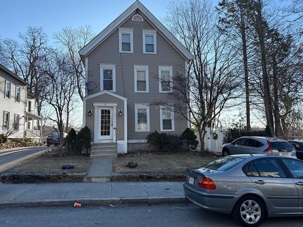 26 Lee St, Worcester MA 01602