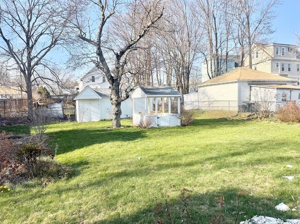62 Arthur St, Brockton MA 02302