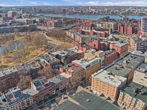 39 Hemenway St 27, Boston MA 02115