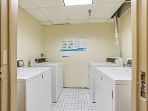 39 Hemenway St 27, Boston MA 02115