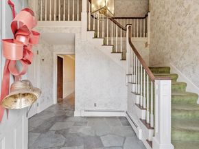 40 Pelham Dr, Fitchburg MA 01420
