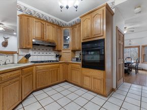 12 Mckinstry Dr, Charlton MA 01507
