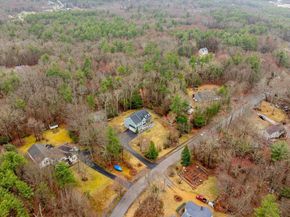 12 Mckinstry Dr, Charlton MA 01507
