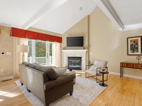 11 Swan Ln 11, Andover MA 01810