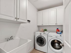 11 Swan Ln 11, Andover MA 01810