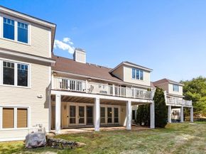 11 Swan Ln 11, Andover MA 01810