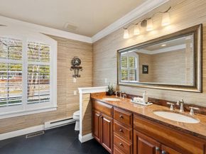 11 Swan Ln 11, Andover MA 01810