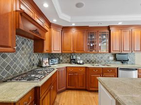 11 Swan Ln 11, Andover MA 01810