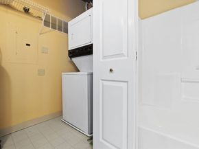 53 Warren St 318, Newburyport MA 01950