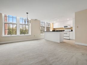 53 Warren St 318, Newburyport MA 01950