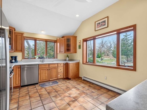 32 Howe Rd, Cohasset MA 02025