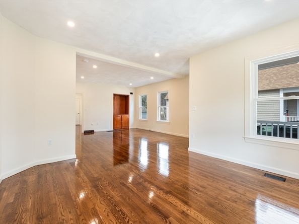 2-4 Brechin Ter, Andover MA 01810